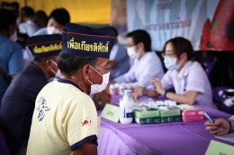 หน่วยแพทย์เคลื่อนที่ รพ.ผศ. ให้บริการตรวจรักษา ทหารผ่านศึก ณ สำนักงานสงเคราะห์ทหารผ่านศึก เขตนครสวรรค์