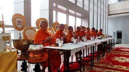  ทำบุญเลี้ยงพระ  คุณอรุณศรี อาคารจตุรัส