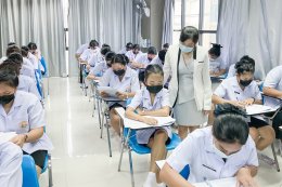 นักเรียนพนักงานผู้การบริบาล รุ่น 42 สอบมาตรฐานฝีมือแรงงานแห่งชาติ ภาคความรู้ สาขาการดูแลเด็กปฐมวัย ระดับ 1 ณ ศูนย์ทดสอบมาตรฐานฝืมือแรงงาน โรงเรียนเดอะแคร์การบริบาล อุบลราชธานี