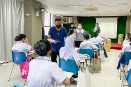 ตรวจเยี่ยมนักเรียนรุ่นเรียนฟรีสาขาการดูแลผู้สูงอายุ 