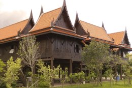  S9  THAI HOUSE เรือนไม้ทอง