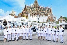 e floriste ร่วมรังสรรค์พวงมาลาถวายสักการะอย่างสมพระเกียรติ ให้แก่ กบข. และบริษัทย่อย ในพระพิธีธรรมสวดพระอภิธรรมพระบรมศพ ณ พระที่นั่งดุสิตมหาปราสาท พระบรมมหาราชวัง ด้วยความประณีต งดงาม และเปี่ยมด้วยความเคารพอย่างสูงสุด
