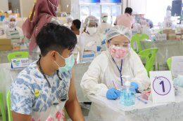 บริการฉีดวัคซีน "ซิโนฟาร์ม" รอบสอง จำนวน 3,500 คน
