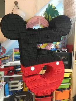 Pi[ck]nata Piñatas I