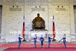 เที่ยวไต้หวันอิสระด้วยตัวเอง ไต้หวันออนทัวร์ ตอน 13 @ ไปดูทหารผลัดเวรที่หอที่ระลึกเจียงไคเช็ค