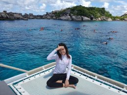 รีวิวทริป หมู่เกาะสิมิลัน เรือCatamaran 2 ชั้น สีชมพู