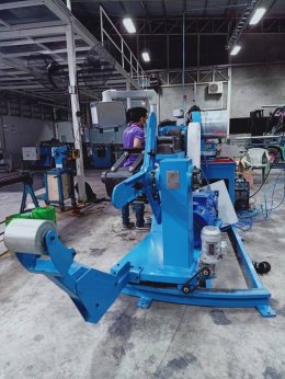 Duct production machine
