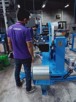 Duct production machine