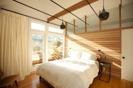 แบบห้องนอนสวย ๆ ที่ตกแต่งด้วยวัสดุไม้จริง | Bumrungthai