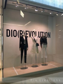 Dior Summer 2017 - Graphic Words & Art Gallery