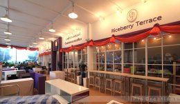 ร้านของมูลนิธิอาสาเพื่อนพึ่ง(ภาฯ) ยามยาก สภากาชาดไทย