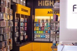 High Chill mobile shop design 
