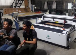 CO2 laser cutting machine JW1325