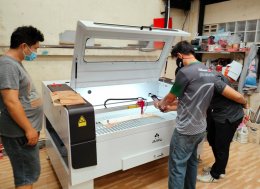 CO2 laser cutting machine JW1390