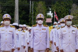 คบ.สุโขทัย ร่วมพิธีทำบุญตักบาตรถวายพระราชกุศล