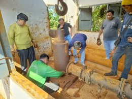 คบ.สุโขทัย  ลงพื้นที่ติดตามการดำเนินงานเป่าล้างบ่อสูบน้ำใต้ดินบ่อที่ K6