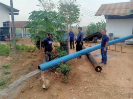 คบ.สุโขทัย  ลงพื้นที่ติดตามการดำเนินงานเป่าล้างบ่อสูบน้ำใต้ดินที่ 49