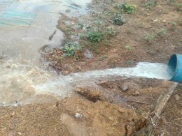 คบ.สุโขทัย  ลงพื้นที่ติดตามการดำเนินงานเป่าล้างบ่อสูบน้ำใต้ดินที่ 49