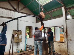 คบ.สุโขทัย  ลงพื้นที่ติดตามการดำเนินงานเป่าล้างบ่อสูบน้ำใต้ดินที่ 49