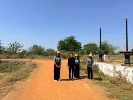 คบ.สุโขทัย  ลงพื้นที่ติดตามสถานการณ์น้ำ เพื่อบริหารจัดการน้ำในช่วงฤดูแล้ง 68/69 บริเวณ ทรบ.กลางคลอง DL.3 กม.2+080