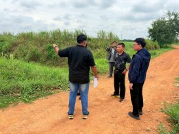 คบ.สุโขทัย  ลงพื้นที่ตรวจสอบสภาพคลองปลาร้าเพื่อพิจารณาออกแบบอาคารชลประทาน