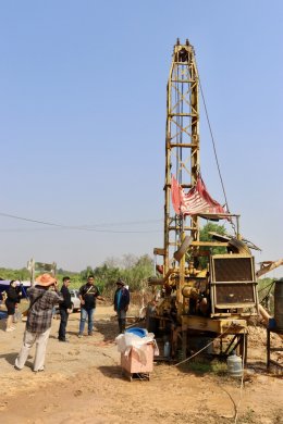 คบ.สุโขทัย  ลงพื้นที่ติดตามความก้าวหน้างานปรับปรุงเจาะบ่อสูบน้ำใต้ดินใหม่เพื่อการชลประทานพร้อมโรงสูบน้ำ (ทดแทนบ่อเดิม) บ่อสูบน้ำใต้ดินที่ L2