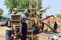 คบ.สุโขทัย  ลงพื้นที่ติดตามความก้าวหน้างานปรับปรุงเจาะบ่อสูบน้ำใต้ดินใหม่เพื่อการชลประทานพร้อมโรงสูบน้ำ (ทดแทนบ่อเดิม) บ่อสูบน้ำใต้ดินที่ E10