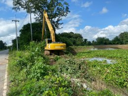 คบ.สุโขทัย  ลงพื้นที่ติดตามการดำเนินการกำจัดวัชพืชและสิ่งกีดขวางทางน้ำโดยเครื่องจักรในคลองระบายน้ำคลองแต้ว