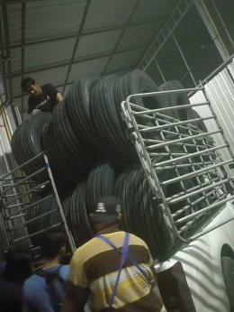 ยางรถบรรทุก | คืนเดียว 3 จ๊อป ... ส่งของ สนุกเลย ดึกแค่ไหนก็ยอม