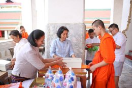 คณะบ้านคลองปะปา ถวายอุปกรณ์การศึกษา สามเณรผู้ศึกษาและเข้าจำพรรษาในอารามวัดสระเกศราชวรมหาวิหาร