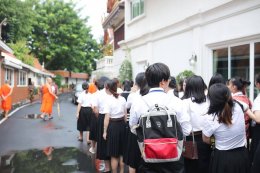 คณะนักศึกษา คณะศิลปศาสตร์ สาขาภาษาไทยเพื่ออาชีพ มหาวิทยาลัยธุรกิจบัณฑิต มาทัศนศึกษา วัดสระเกศ ราชวรวิหาร