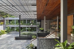 Ad Lib Hotel