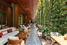 Ad Lib Hotel