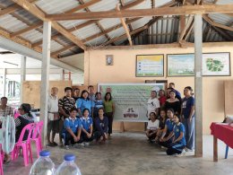 วิทยาลัยเทคโนโลยีสุราษฎร์พาณิชยการ ร่วมด้วยสำนักวิจัยและพัฒนาการอาชีวศึกษา จัดโครงการ  สบู่เหลวกำจัดกลิ่นขี้ยาง  ให้กับชาวบ้านชุมชนบ้านหนองบัว ต.ท่าเคย อ.ท่าฉาง จ.สุราษฎร์ฎร์ธานี