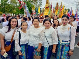 วิทยาลัยเทคโนโลยีสุราษฎร์พาณิชยการ ร่วมอนุรักษ์วัฒนธรรมท้องถิ่นสืบสานประเพณีชักพระ - ทอดผ้าป่า แข่งเรือยาว ของจังหวัดสุราษฎร์ธานี ปีการศึกษา 2568