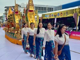 วิทยาลัยเทคโนโลยีสุราษฎร์พาณิชยการ ร่วมอนุรักษ์วัฒนธรรมท้องถิ่นสืบสานประเพณีชักพระ - ทอดผ้าป่า แข่งเรือยาว ของจังหวัดสุราษฎร์ธานี ปีการศึกษา 2568