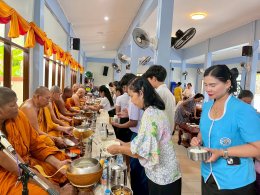 เด็กพาณิชย์สุราษฎร์ หิ้วปิ่นโต เข้าวัด ฟังธรรม