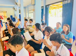 เด็กพาณิชย์สุราษฎร์ หิ้วปิ่นโต เข้าวัด ฟังธรรม