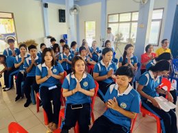 เด็กพาณิชย์สุราษฎร์ หิ้วปิ่นโต เข้าวัด ฟังธรรม