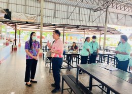 ทีมสาธารณสุขและสิ่งแวดล้อม เทศบาลนครสุราษฎร์ธานี ตรวจสุขาภิบาลอาหาร ภายในโรงอาหารของวิทยาลัย ปีการศึกษา 2568