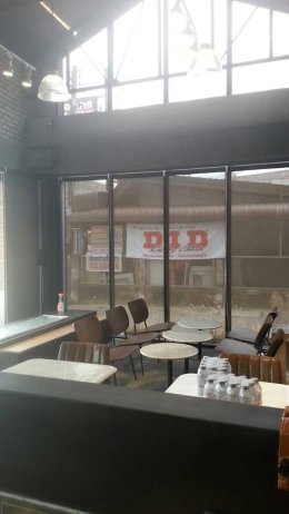 Greyhound Coffee สุราษฎร์ ไว้วางใจเครื่องทำน้ำแข็งเจ็นไอซ์
