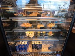 Greyhound Coffee สุราษฎร์ ไว้วางใจเครื่องทำน้ำแข็งเจ็นไอซ์