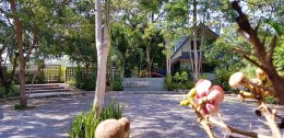 ร้าน คาเฟ่โบเน่ สมุทรสงคราม ไว้วางใจใช้เครื่องทำน้ำแข็ง GenIce วิวดี อร่อย น้ำแข็งสะอาด