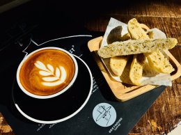 Greyhound Coffee เชียงราย ไว้วางใจเครื่องทำน้ำแข็งเจ็นไอซ์