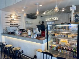 ขอบคุณร้าน Granny cafe ที่เลือกใช้เครื่องทำน้ำแข็ง EIS ICE