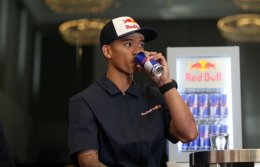  ก้อง สมเกียรติ จับมือ Red Bull สู้ศึกโมโตจีพี