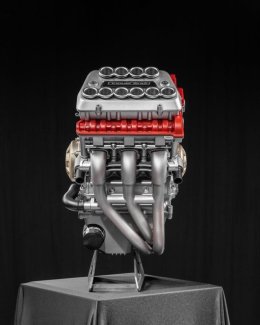 MV Agusta เปิดตัว Square 5 เครื่องยนต์ 5 สูบสุดล้ำ! 