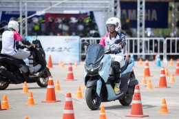 ทัพแข้งปราสาทสายฟ้า ลองขับขี่ All New YAMAHA NMAX Tech MAX 