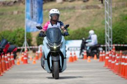 ทัพแข้งปราสาทสายฟ้า ลองขับขี่ All New YAMAHA NMAX Tech MAX 