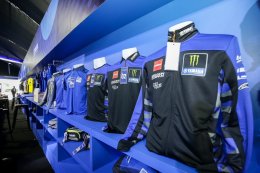 ยามาฮ่าเนรมิต YAMAHA GP PAVILION ในการแข่งขัน Thailand Grand Prix 2024 จัดเต็มกระทบไหล่ 2 นักแข่งระดับโลก กวาร์ตาราโร่ และ รินส์ และเตรียมลุ้นรับรางวัลใหญ่ YAMAHA R15M Connected-ABS มูลค่า 1.38 แสนบาท